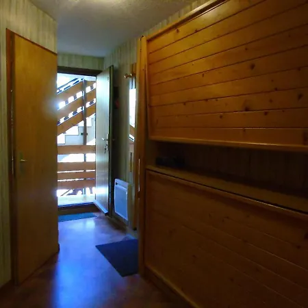 Cosy 2 Pieces, Balcon Et Parking, - Fr-1-198-113
