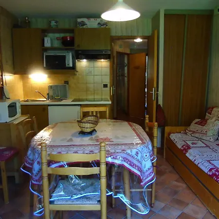 Cosy 2 Pieces, Balcon Et Parking, - Fr-1-198-113 * Châtel