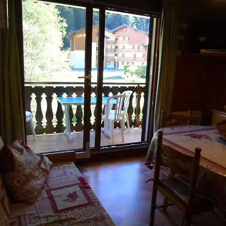 Cosy 2 Pieces, Balcon Et Parking, - Fr-1-198-113 * Châtel