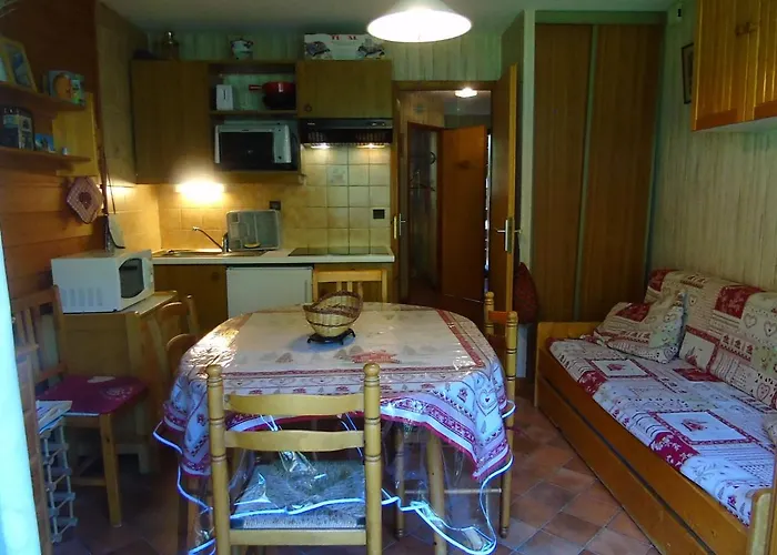 Cosy 2 Pièces, Balcon Et Parking, - Fr-1-198-113 * Châtel